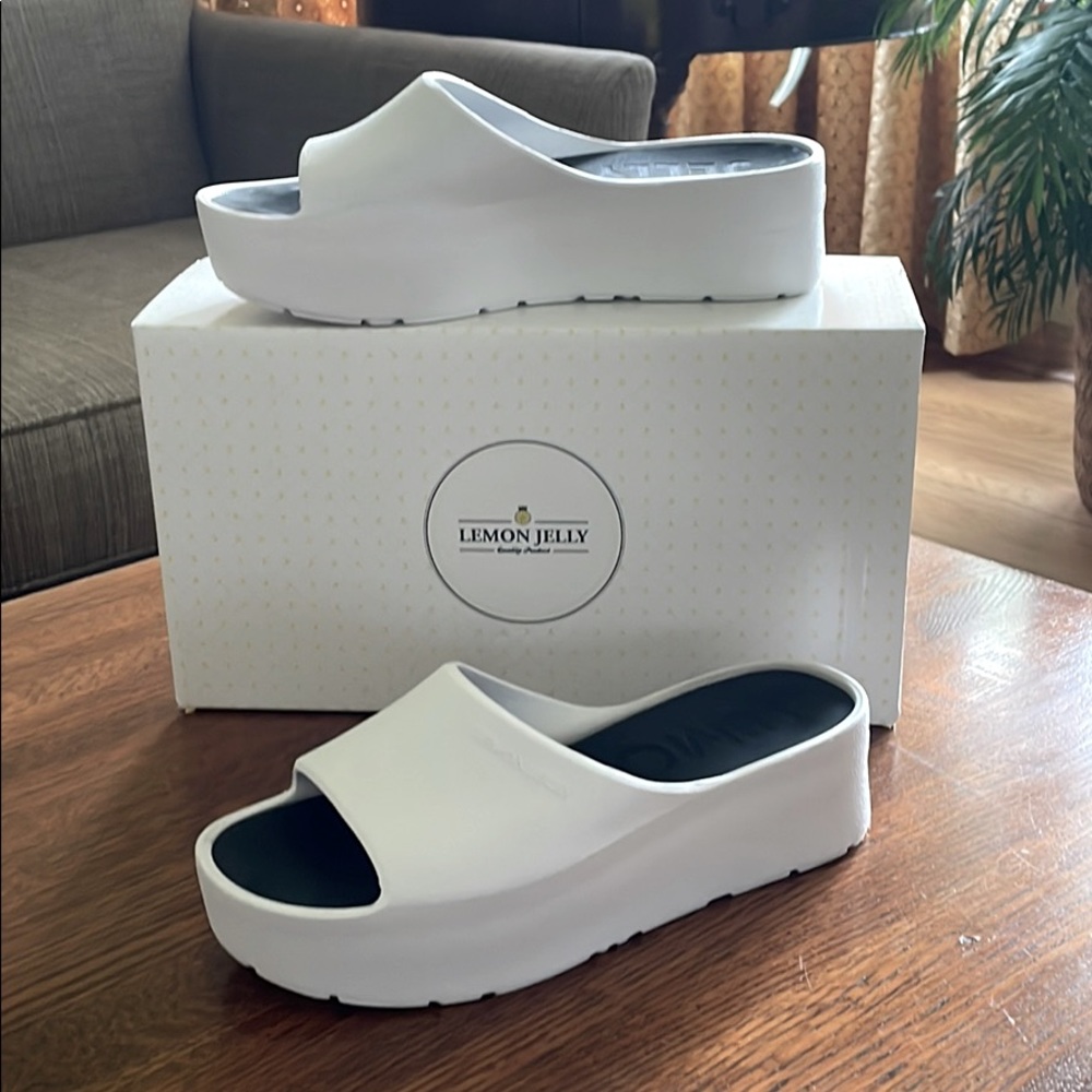 Lemon Jelly brand white platform slides